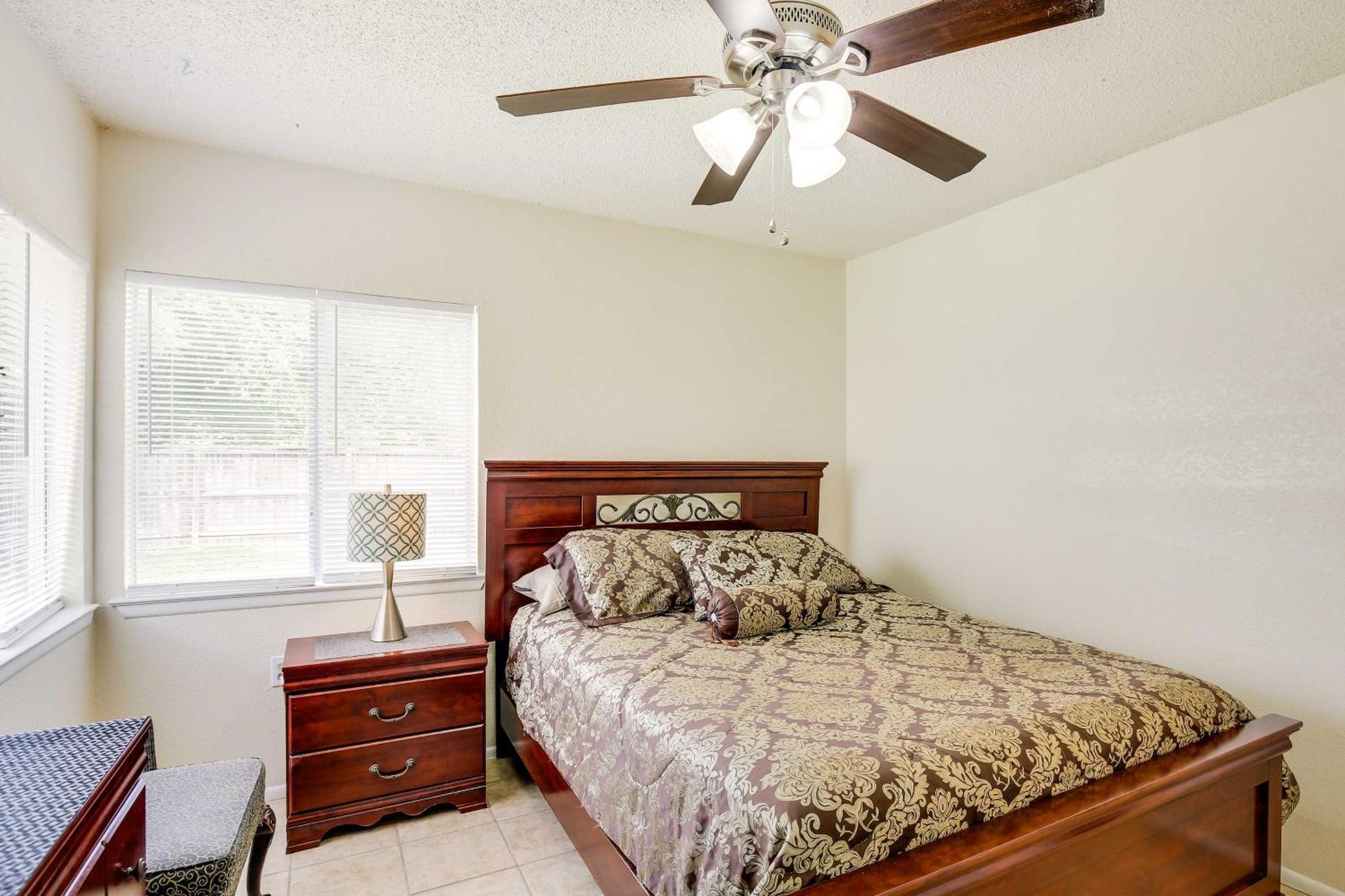Sunny San Antonio Home With Backyard And Patio! 外观 照片